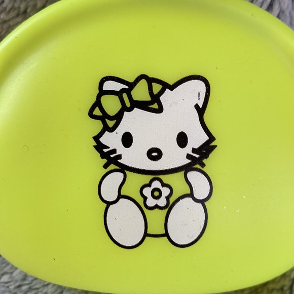 HELLO KITTY💫 Neon Yellow Rubber Logo Change Purse - Picture 4 of 5